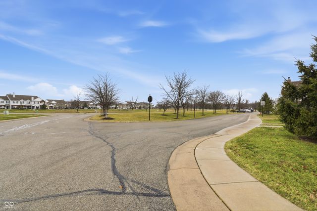 12145 Bubbling Brook Drive 400, Fishers, IN 46038