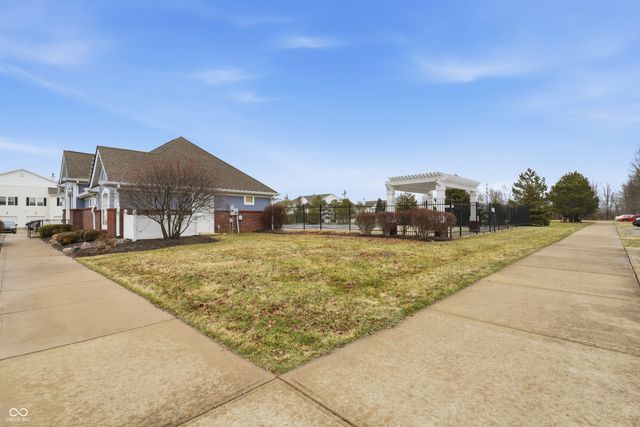 12145 Bubbling Brook Drive 400, Fishers, IN 46038