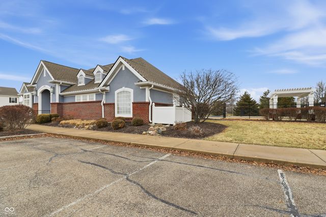 12145 Bubbling Brook Drive 400, Fishers, IN 46038