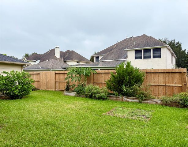 5242 Fountainbrook Lane, Sugar Land, TX 77479