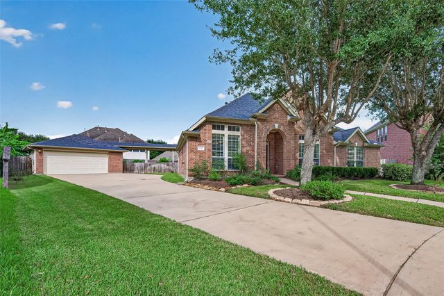 5242 Fountainbrook Lane, Sugar Land, TX 77479
