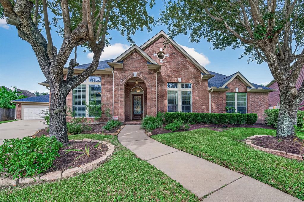 5242 Fountainbrook Lane, Sugar Land, TX 77479