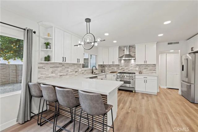 10228 Amestoy, Northridge, CA 91325