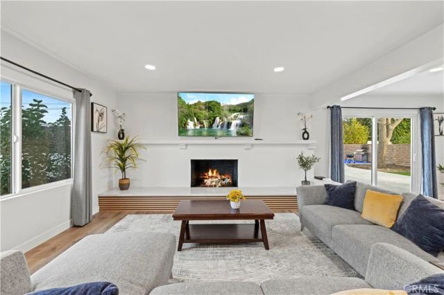 10228 Amestoy, Northridge, CA 91325