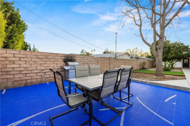 10228 Amestoy, Northridge, CA 91325