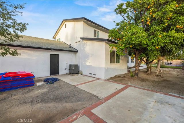 10228 Amestoy, Northridge, CA 91325