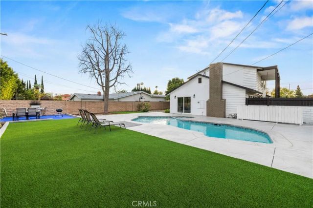 10228 Amestoy, Northridge, CA 91325