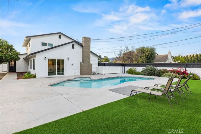 10228 Amestoy, Northridge, CA 91325