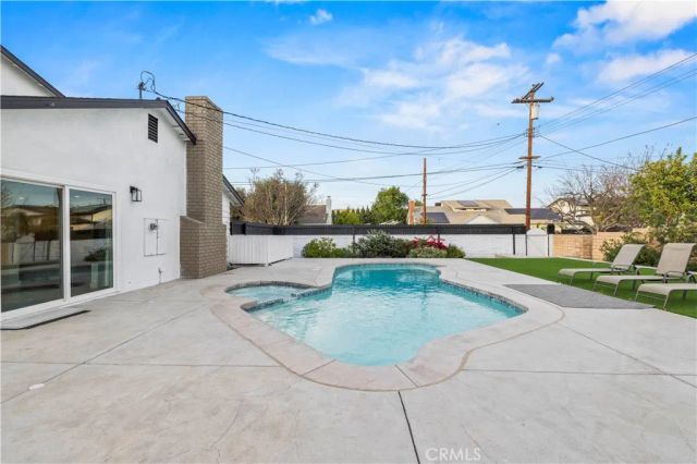 10228 Amestoy, Northridge, CA 91325