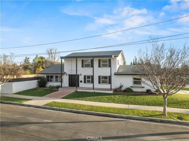 10228 Amestoy, Northridge, CA 91325