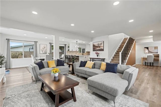 10228 Amestoy, Northridge, CA 91325