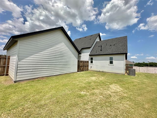 1432 Bluebonnet Boulevard, Gainesville, TX 76240