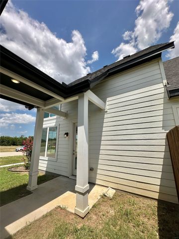 1432 Bluebonnet Boulevard, Gainesville, TX 76240