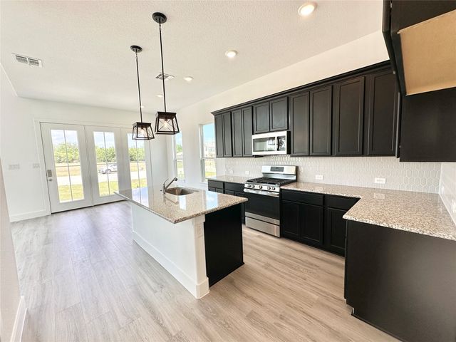 1432 Bluebonnet Boulevard, Gainesville, TX 76240