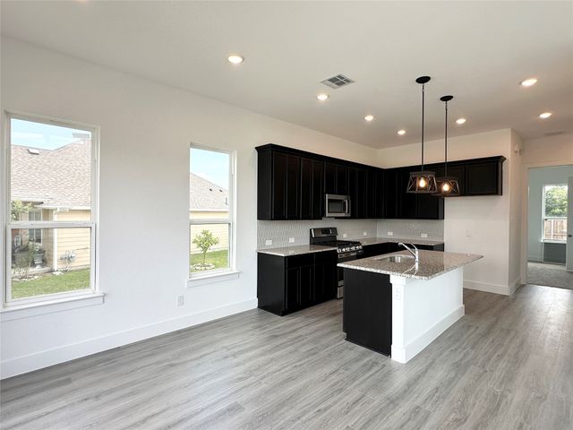 1432 Bluebonnet Boulevard, Gainesville, TX 76240