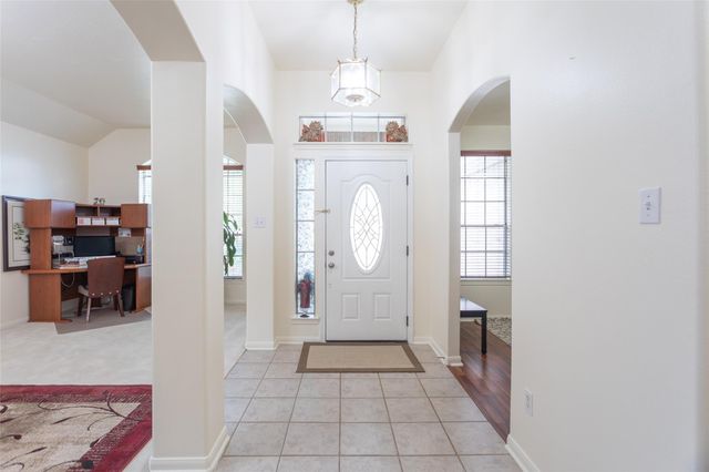 1727 Whispering Forest Drive, Kingwood, TX 77339