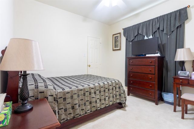1727 Whispering Forest Drive, Kingwood, TX 77339