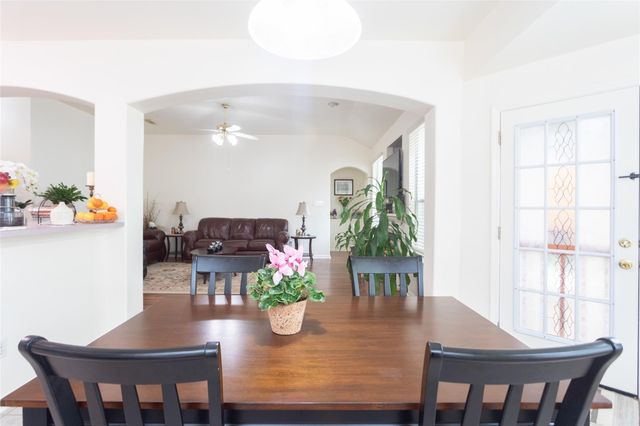 1727 Whispering Forest Drive, Kingwood, TX 77339