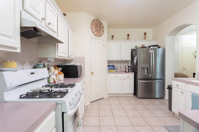 1727 Whispering Forest Drive, Kingwood, TX 77339