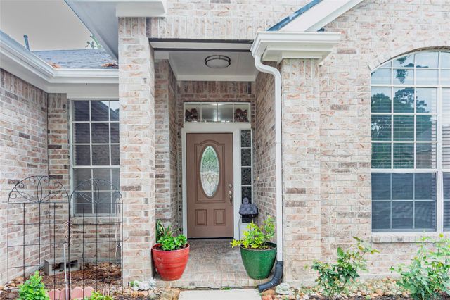 1727 Whispering Forest Drive, Kingwood, TX 77339
