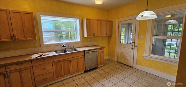 3724 S 7th Street, Tacoma, WA 98405