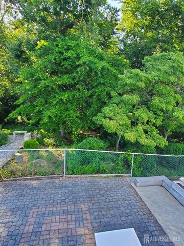 276 Crestwood Drive, Milltown, NJ 08850