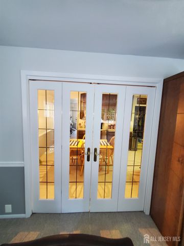276 Crestwood Drive, Milltown, NJ 08850