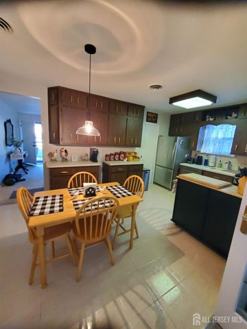 276 Crestwood Drive, Milltown, NJ 08850