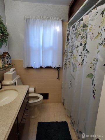 276 Crestwood Drive, Milltown, NJ 08850