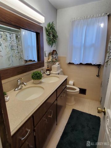 276 Crestwood Drive, Milltown, NJ 08850