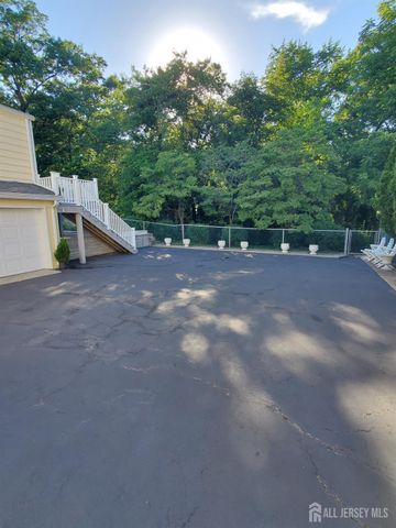 276 Crestwood Drive, Milltown, NJ 08850