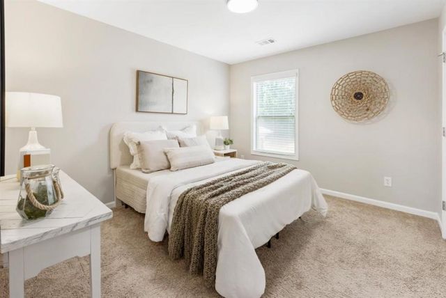 6734 Birch Bark Way, Flowery Branch, GA 30542