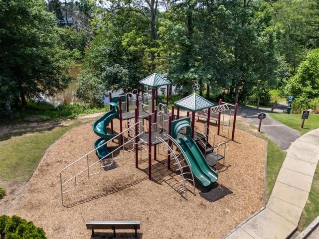 6734 Birch Bark Way, Flowery Branch, GA 30542
