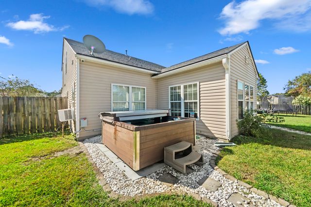 1407 Red Knot Court, Hanahan, SC 29410