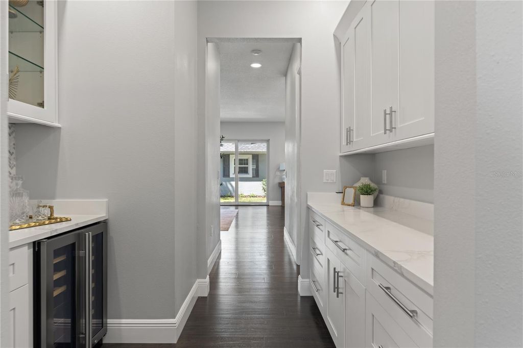 Image 19 of property listing at 3709 W DALE AVENUE, Tampa, FL 33609