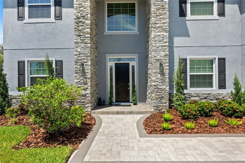 Image 3 of property listing at 3709 W DALE AVENUE, Tampa, FL 33609