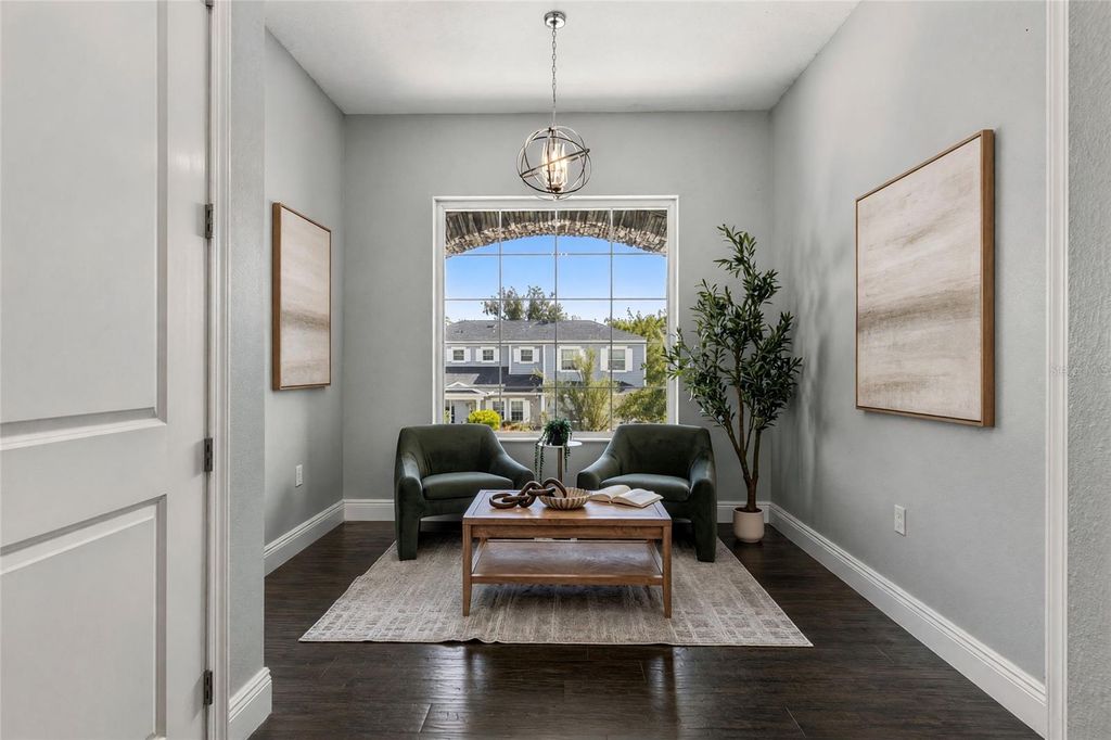 Image 35 of property listing at 3709 W DALE AVENUE, Tampa, FL 33609