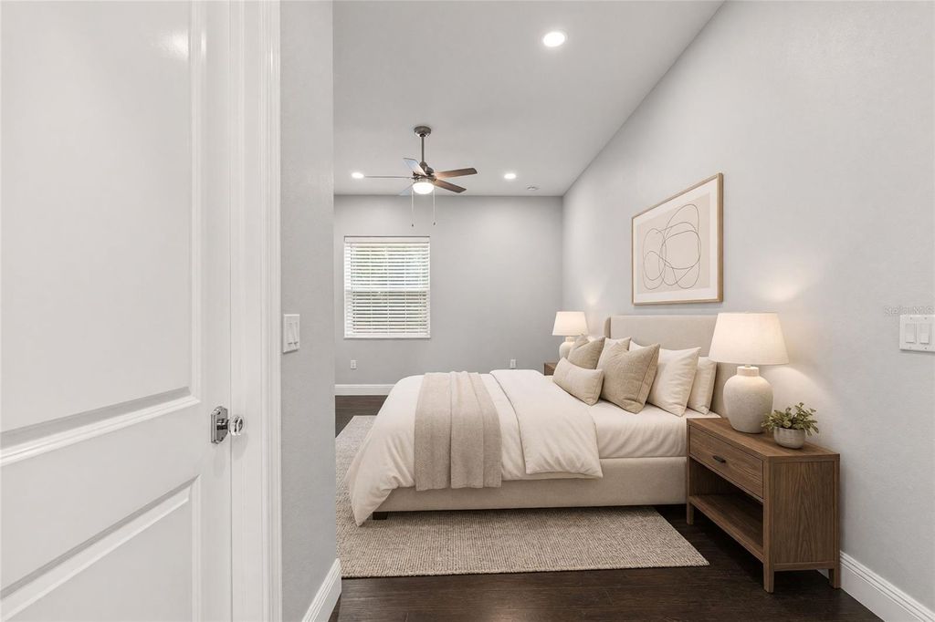 Image 36 of property listing at 3709 W DALE AVENUE, Tampa, FL 33609