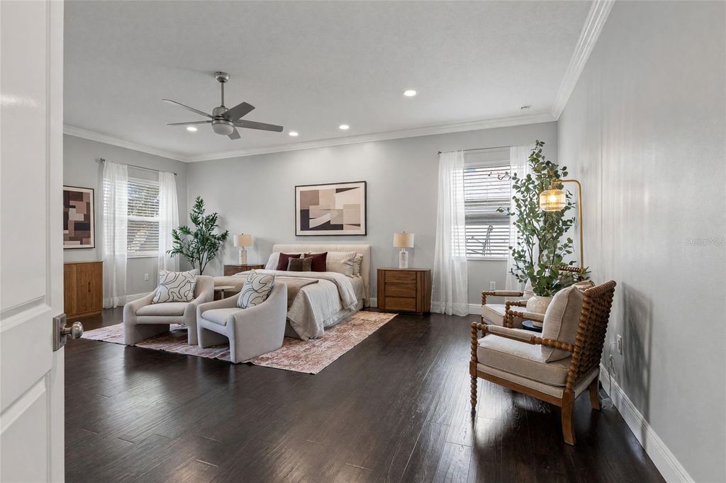 Image 43 of property listing at 3709 W DALE AVENUE, Tampa, FL 33609