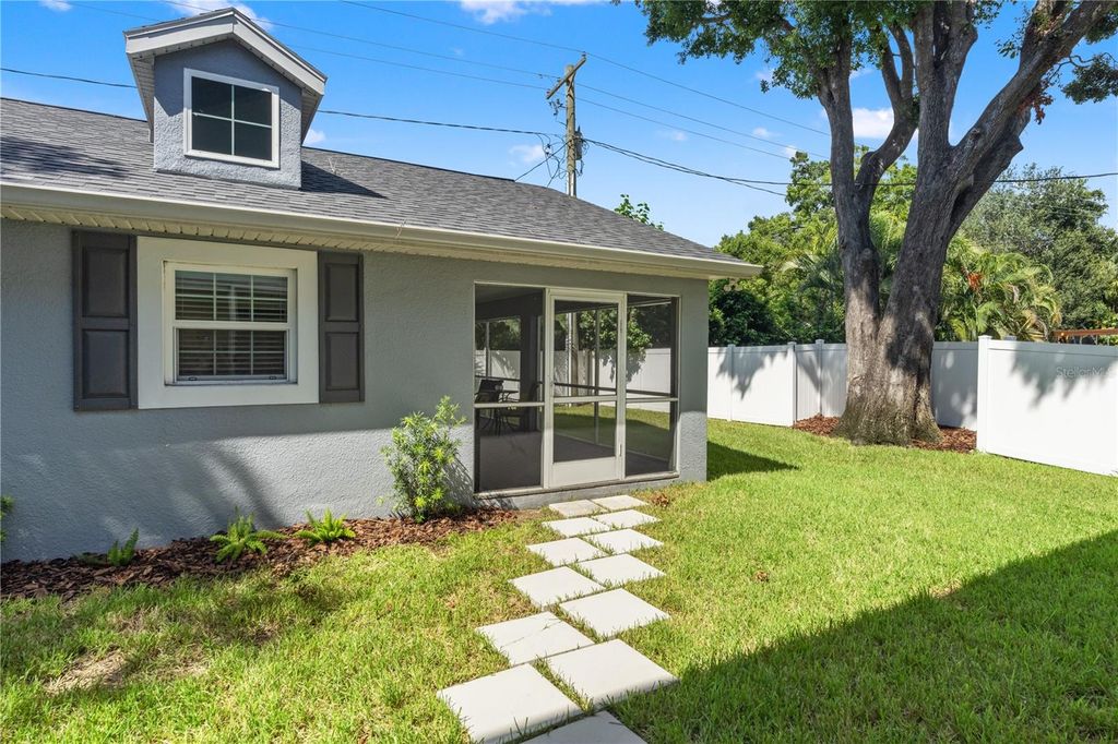 Image 56 of property listing at 3709 W DALE AVENUE, Tampa, FL 33609