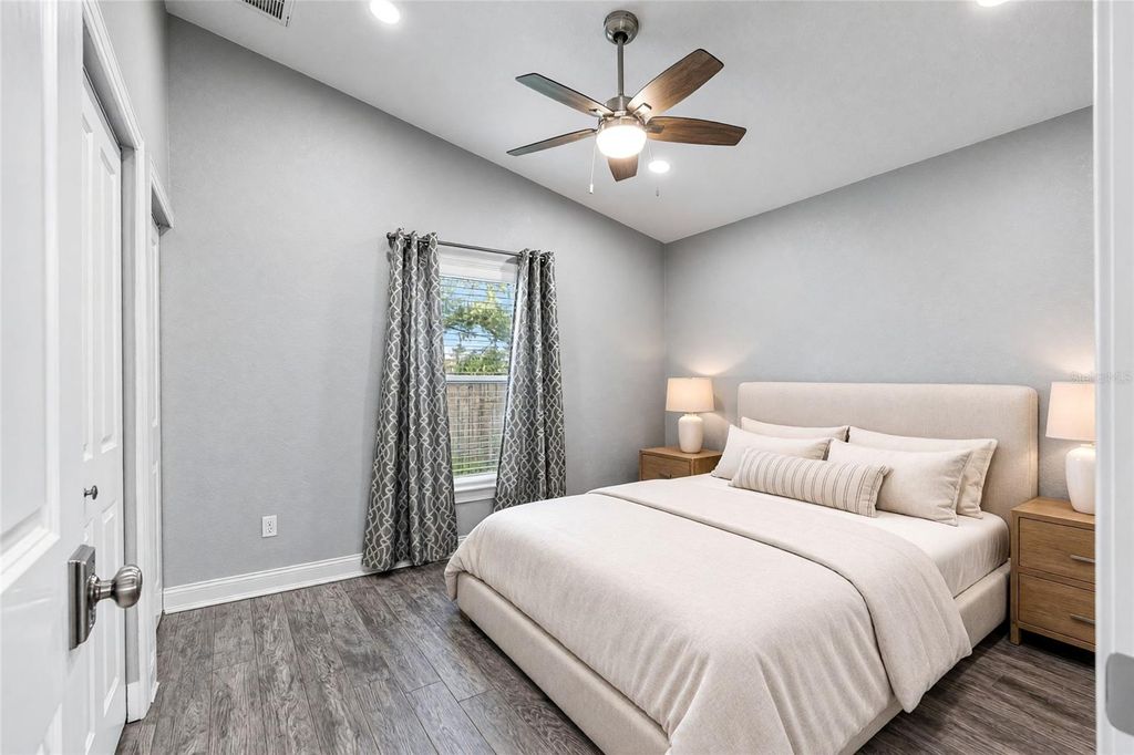 Image 63 of property listing at 3709 W DALE AVENUE, Tampa, FL 33609