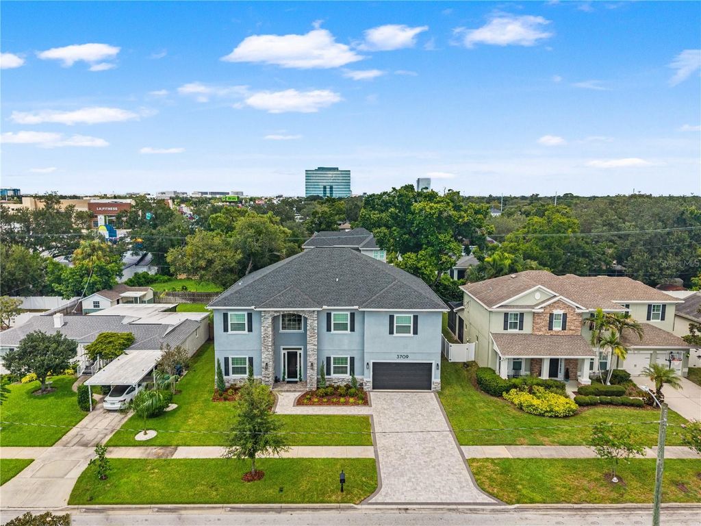 Image 67 of property listing at 3709 W DALE AVENUE, Tampa, FL 33609
