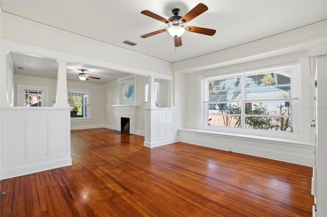 725 8TH STREET N, St Petersburg, FL 33701