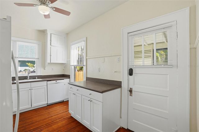 725 8TH STREET N, St Petersburg, FL 33701