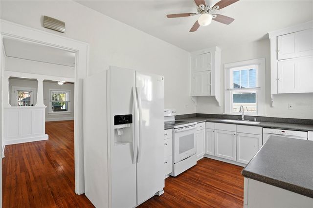 725 8TH STREET N, St Petersburg, FL 33701