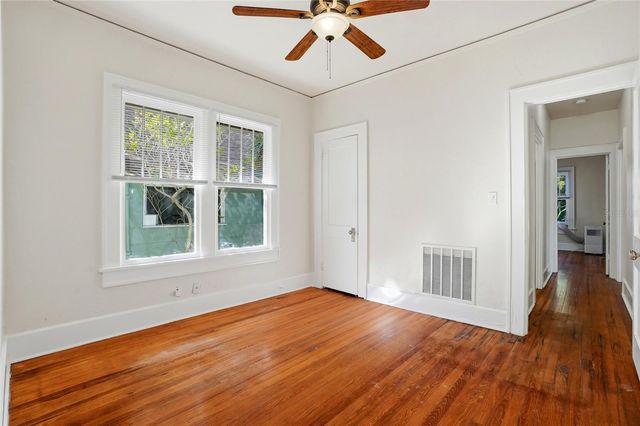 725 8TH STREET N, St Petersburg, FL 33701