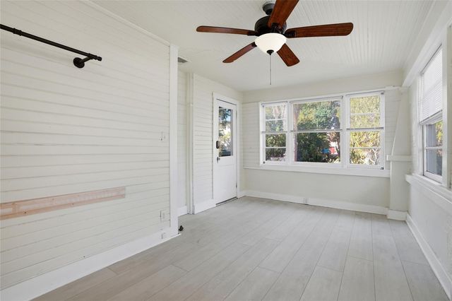 725 8TH STREET N, St Petersburg, FL 33701