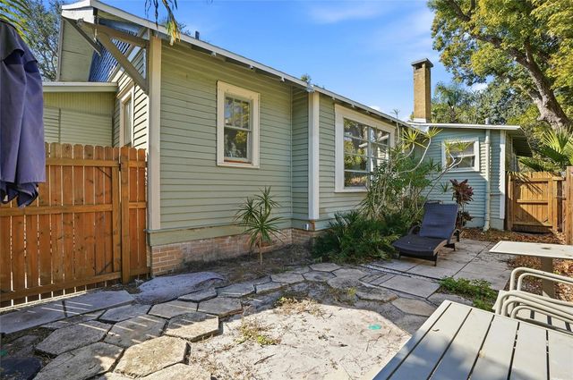 725 8TH STREET N, St Petersburg, FL 33701