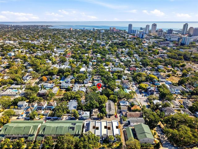 725 8TH STREET N, St Petersburg, FL 33701