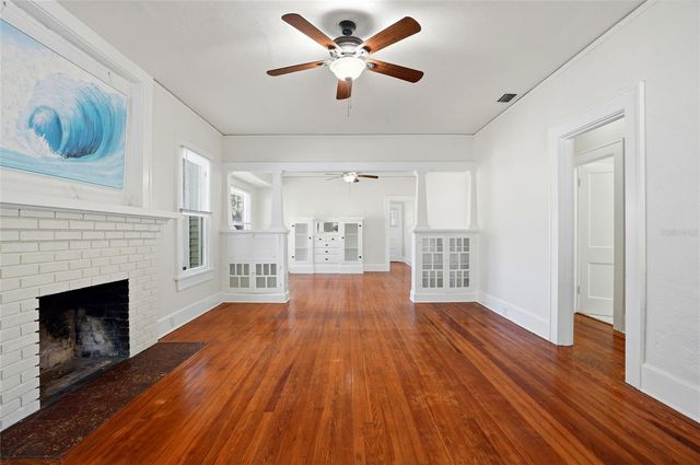 725 8TH STREET N, St Petersburg, FL 33701